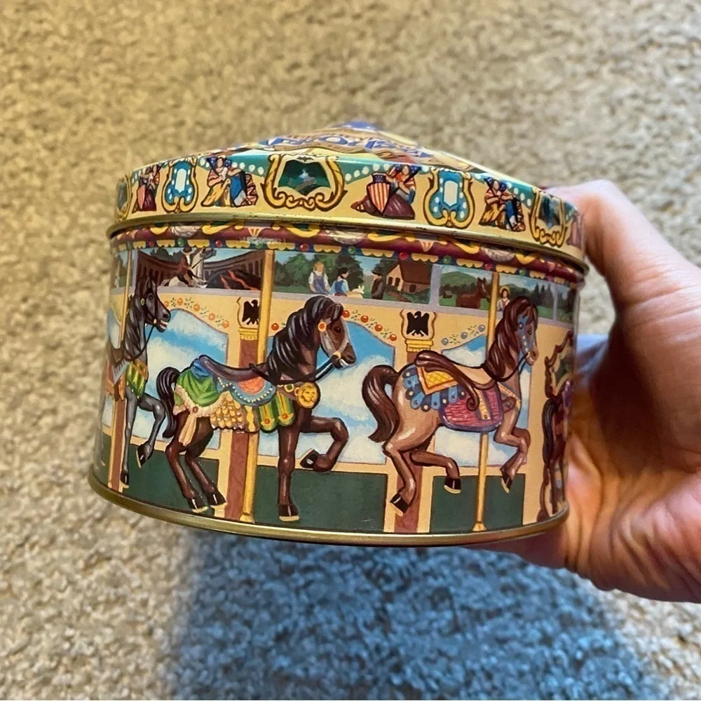 Vintagee Hersheypark Carrousel Metal Tin Can Container Storage
